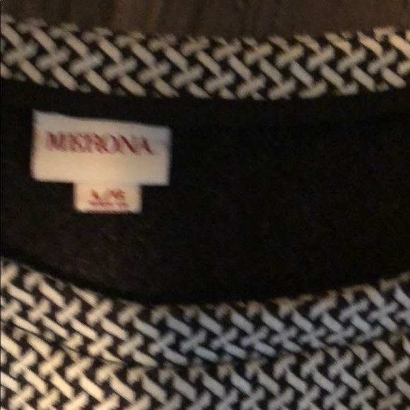 Knee Length Sleeveless Dress - Picture 3 of 4